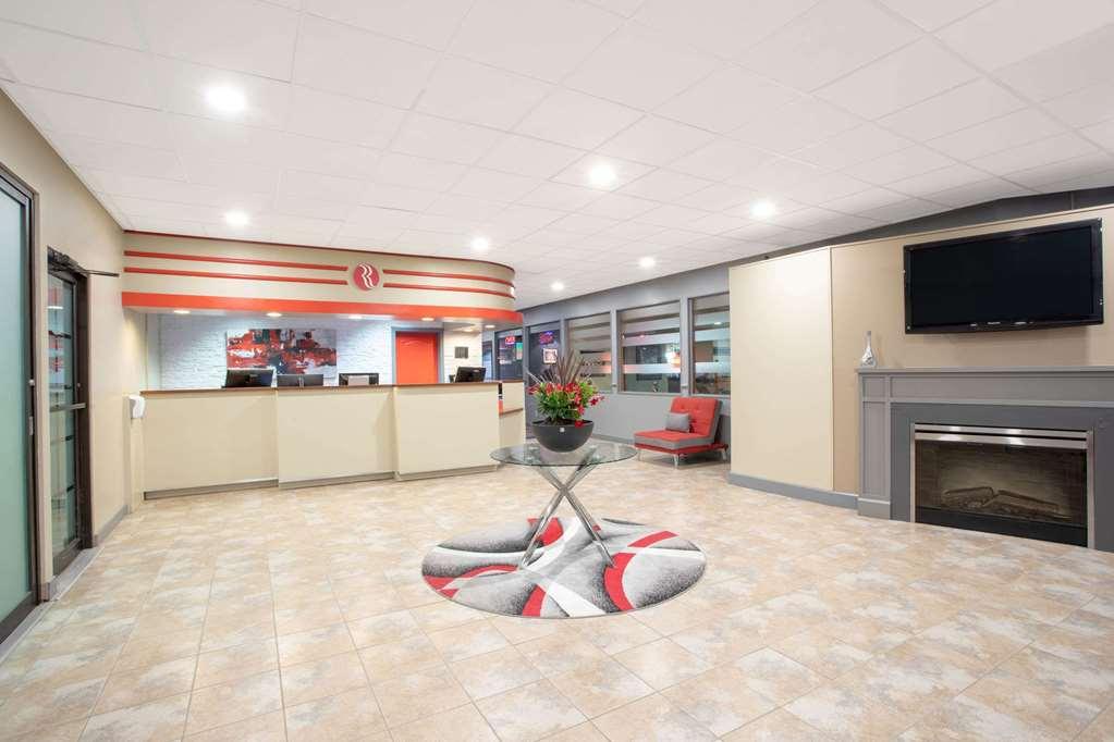 Quality Inn & Conference Centre Kingston Central Інтер'єр фото