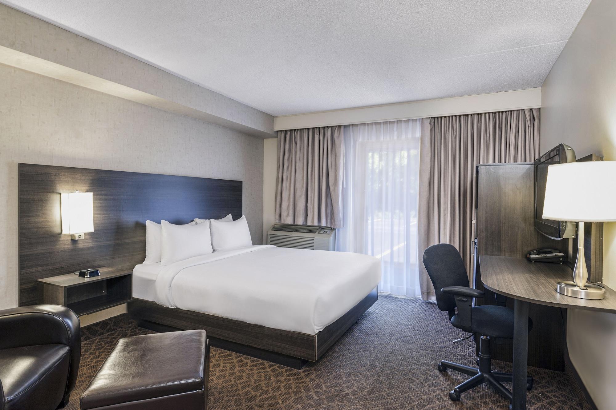 Quality Inn & Conference Centre Kingston Central Екстер'єр фото