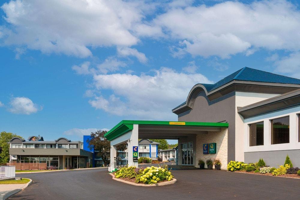 Quality Inn & Conference Centre Kingston Central Екстер'єр фото