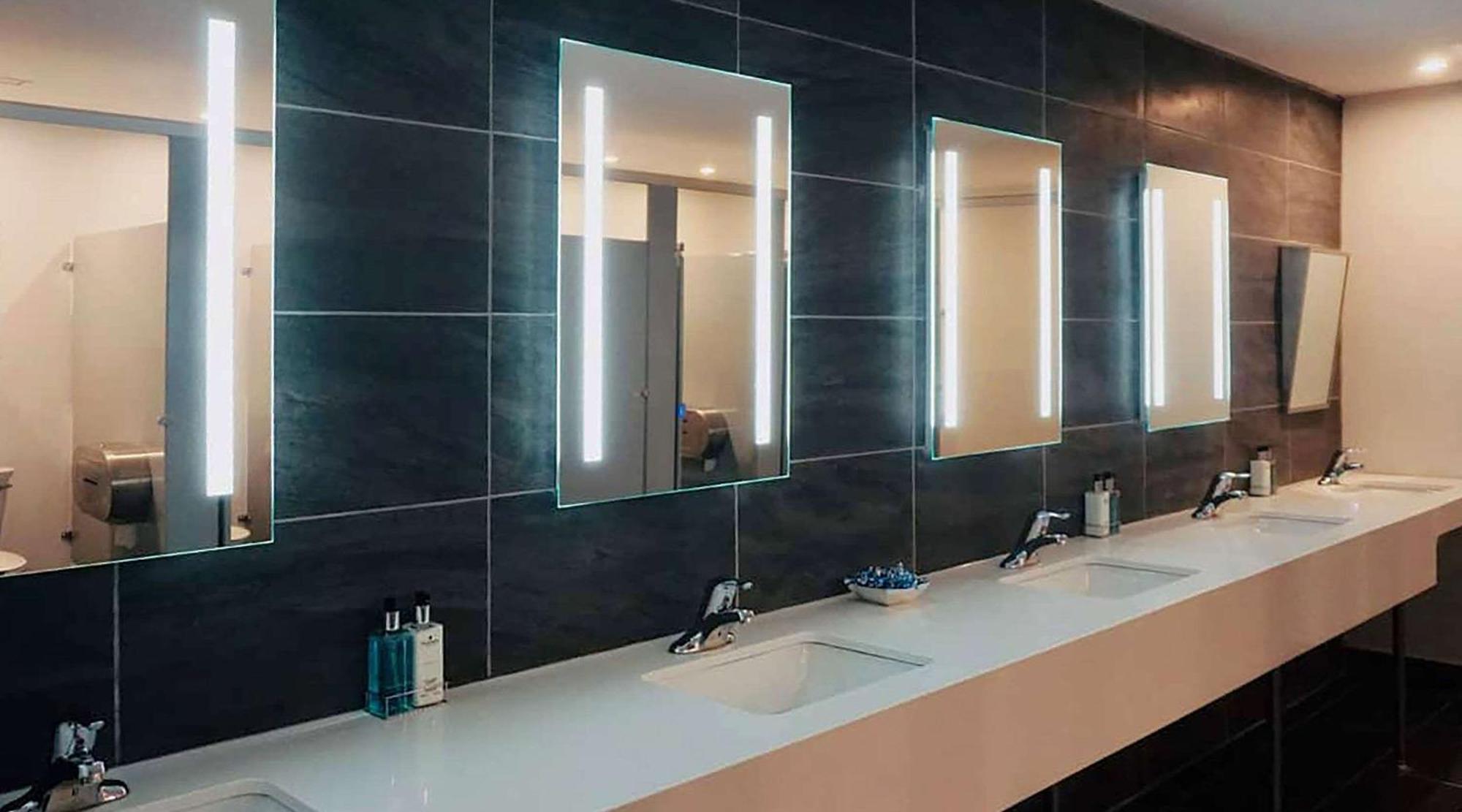 Quality Inn & Conference Centre Kingston Central Екстер'єр фото