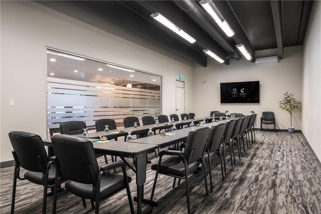 Quality Inn & Conference Centre Kingston Central Зручності фото