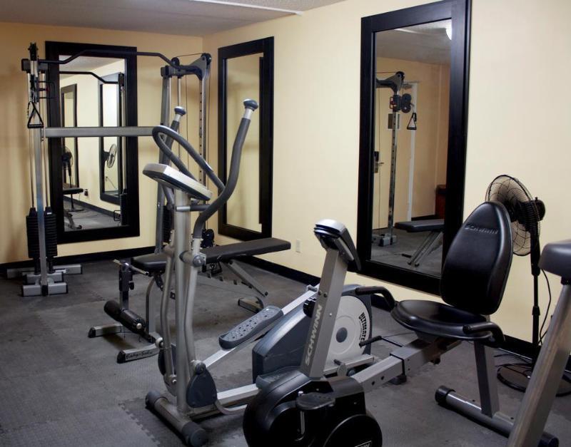 Quality Inn & Conference Centre Kingston Central Екстер'єр фото