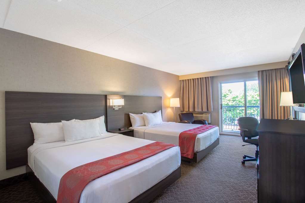 Quality Inn & Conference Centre Kingston Central Номер фото